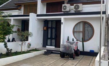 Rumah di Jogja Barat Ada Taman Bermain Gaya Jepang Area Exit Tol Sentolo