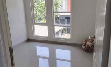 Disewakan Rumah 2 lantai 3KT Puri Surya Jaya Vancouver,  Gedangan Sidoarjo