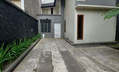 DISEWA RUMAH SIAP HUNI STRATEGIS TERUSAN IR SUTAMI SETRA SARI PASTEUR
