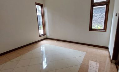 DISEWA RUMAH SIAP HUNI STRATEGIS TERUSAN IR SUTAMI SETRA SARI PASTEUR