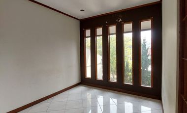 DISEWA RUMAH SIAP HUNI STRATEGIS TERUSAN IR SUTAMI SETRA SARI PASTEUR