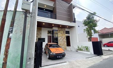 RUMAH MODERN 2 LANTAI LOKASI PREMIUM CONDONGCATUR DEKAT UGM & RS SARDJITO