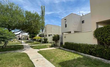 CASA TOTALMENTE AMIEBLADA