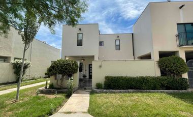 CASA TOTALMENTE AMIEBLADA