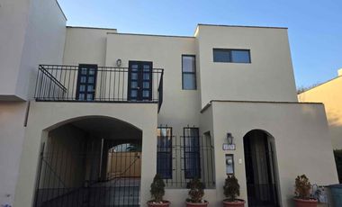 CASA TOTALMENTE AMIEBLADA