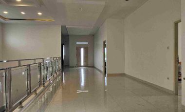 Rumah Mewah di komplek Elite, Dekat Mal SKA & Eka  Hospital Pekanbaru.