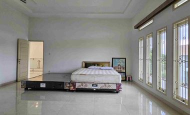 Rumah Mewah di komplek Elite, Dekat Mal SKA & Eka  Hospital Pekanbaru.