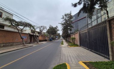 Dpto Surco, cerca a esan y upc de Monterrico 3 Dorm 2 Cocheras 120m2