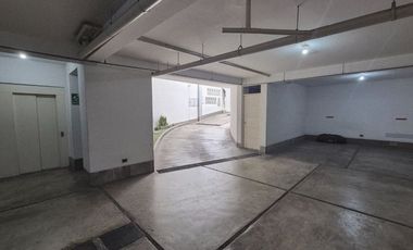 Dpto Surco, cerca a esan y upc de Monterrico 3 Dorm 2 Cocheras 120m2