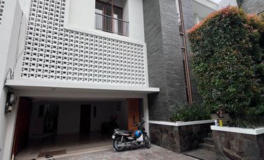 For Rent Modern Minimalis House with 4+1 BR with Pool, in Compound at Kemang South Jakarta