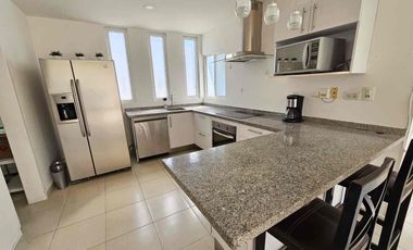 HERMOSA CASA EN RENTA TOTALMENTE AMUEBLADA A 2 MINUTOS DE SONATA LOMAS DE ANGELÓPOLIS PUEBLA. 4 recámaras.