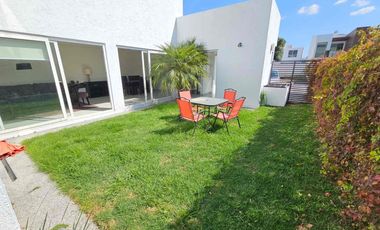 HERMOSA CASA EN RENTA TOTALMENTE AMUEBLADA A 2 MINUTOS DE SONATA LOMAS DE ANGELÓPOLIS PUEBLA. 4 recámaras.