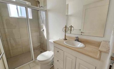 HERMOSA CASA EN RENTA TOTALMENTE AMUEBLADA A 2 MINUTOS DE SONATA LOMAS DE ANGELÓPOLIS PUEBLA. 4 recámaras.