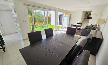 HERMOSA CASA EN RENTA TOTALMENTE AMUEBLADA A 2 MINUTOS DE SONATA LOMAS DE ANGELÓPOLIS PUEBLA. 4 recámaras.