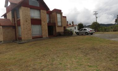 venta Casa quinta la calera vereda el salitre a solo 500 metros de la carretera principal