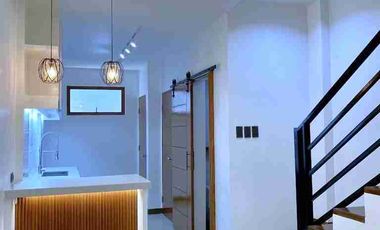 3 Storey 4 Bedroom Townhouse with 1 Car Garage and Roof Deck For Sale at Bangkal Makati