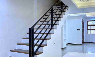 3 Storey 4 Bedroom Townhouse with 1 Car Garage and Roof Deck For Sale at Bangkal Makati
