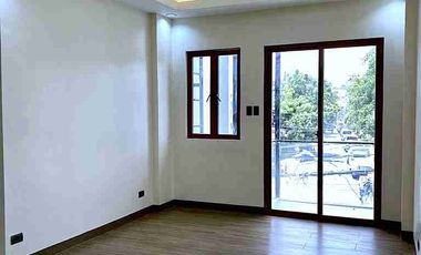 3 Storey 4 Bedroom Townhouse with 1 Car Garage and Roof Deck For Sale at Bangkal Makati