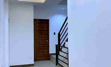 3 Storey 4 Bedroom Townhouse with 1 Car Garage and Roof Deck For Sale at Bangkal Makati