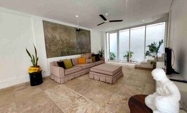 Modern Tropical 3 Bedrooms Leasehold Villa in Berawa Canggu