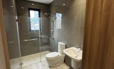 5-Storey Townhouse with Roof Deck & Jacuzzi FOR SALE Addition Hills, San Juan