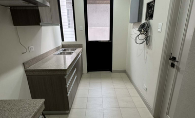 5-Storey Townhouse with Roof Deck & Jacuzzi FOR SALE Addition Hills, San Juan