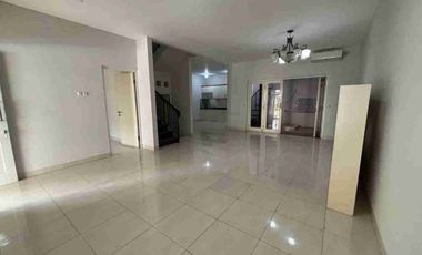 di sewakan rumah bagus siap huni di Raffles hills Cibubur