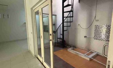 di sewakan rumah bagus siap huni di Raffles hills Cibubur