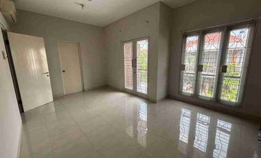 di sewakan rumah bagus siap huni di Raffles hills Cibubur
