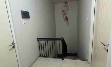 di sewakan rumah bagus siap huni di Raffles hills Cibubur