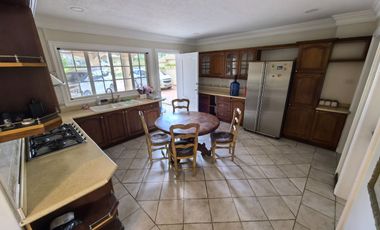 North Town Homes 5BR House 831sqm Pool 4-car Maids Driver Cabancalan