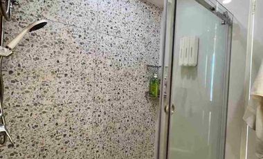 3BR, 2T&B Fully furnish, interior designed, corner unit