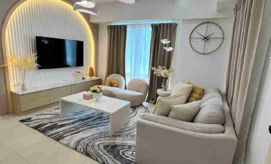 3BR, 2T&B Fully furnish, interior designed, corner unit