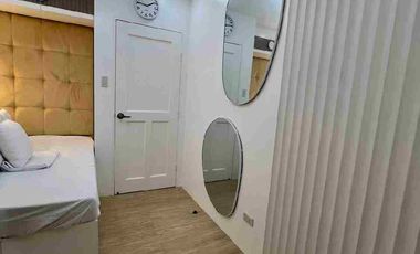 3BR, 2T&B Fully furnish, interior designed, corner unit