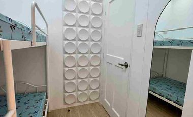 3BR, 2T&B Fully furnish, interior designed, corner unit