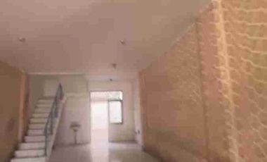 Disewa Ruko 3.5 lantai di Taman palem lestari (Jl Boulevard), Cengkareng, Jakarta Barat
