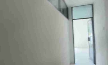 Disewa Ruko 3.5 lantai di Taman palem lestari (Jl Boulevard), Cengkareng, Jakarta Barat