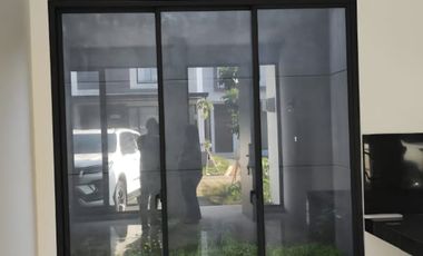 Rumah disewa di Bintaro Jaya Sektor 7 Cluster Kebayoran Harmony Semi Furnish Bangunan Baru