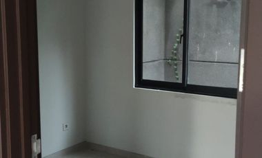 Rumah disewa di Bintaro Jaya Sektor 7 Cluster Kebayoran Harmony Semi Furnish Bangunan Baru