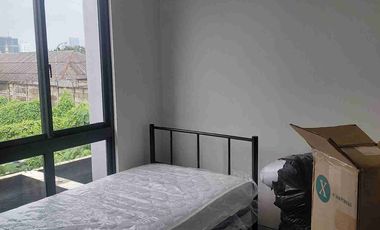 Rumah disewa di Bintaro Jaya Sektor 7 Cluster Kebayoran Harmony Semi Furnish Bangunan Baru