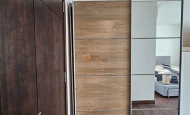 Strategis Sewa 1BR Furnished Bagus di AKR Gallery West Fasilitas Kolam Renang, Gym, Jogging Track Dekat Mall Central Park, Taman Anggrek, Museum Macan