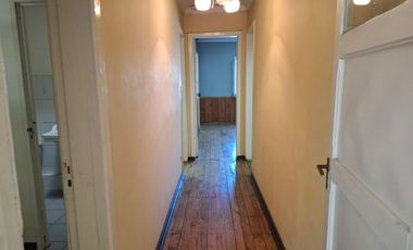 Casa en Calle Yumbel, a una cuadra de Independencia