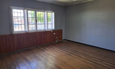 Casa en Calle Yumbel, a una cuadra de Independencia