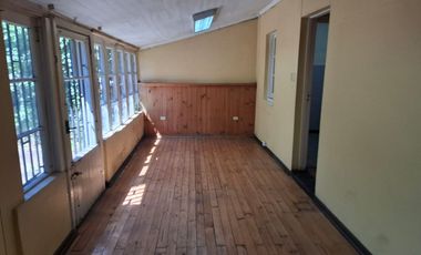 Casa en Calle Yumbel, a una cuadra de Independencia