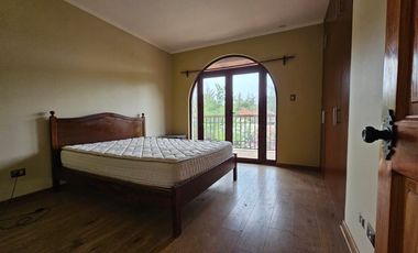 Arriendo Casa de Campo en La Isla, Rengo – Amplia, Jardines y Piscina