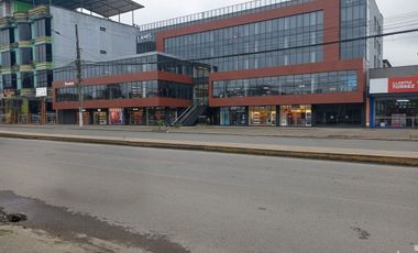 Terreno en avenida principal de venta.