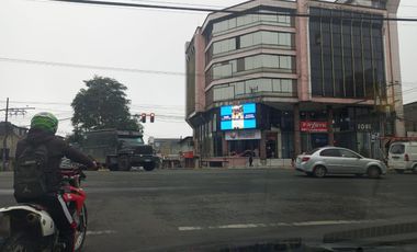 Terreno en avenida principal de venta.