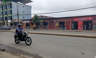 Terreno en avenida principal de venta.