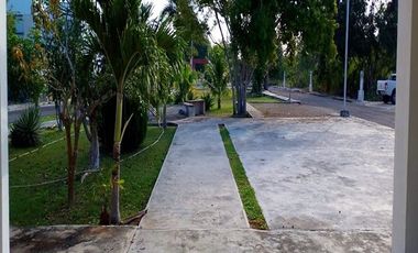 CASA EN VENTA EN UCÚ F-216, 2 REC. RES. 7 LUNAS $1,800,000