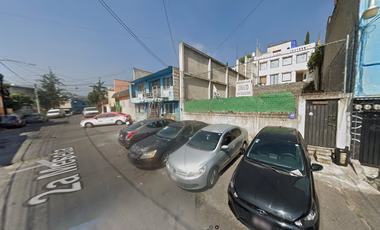 CASA UNIFAMILIAR EN VENTA EN AMPLIACIÓN ÁGUILAS, ÁLVARO OBREGÓN, CDMX. REMATE BANCARIO EN EXCELENTE UBICACIÓN.